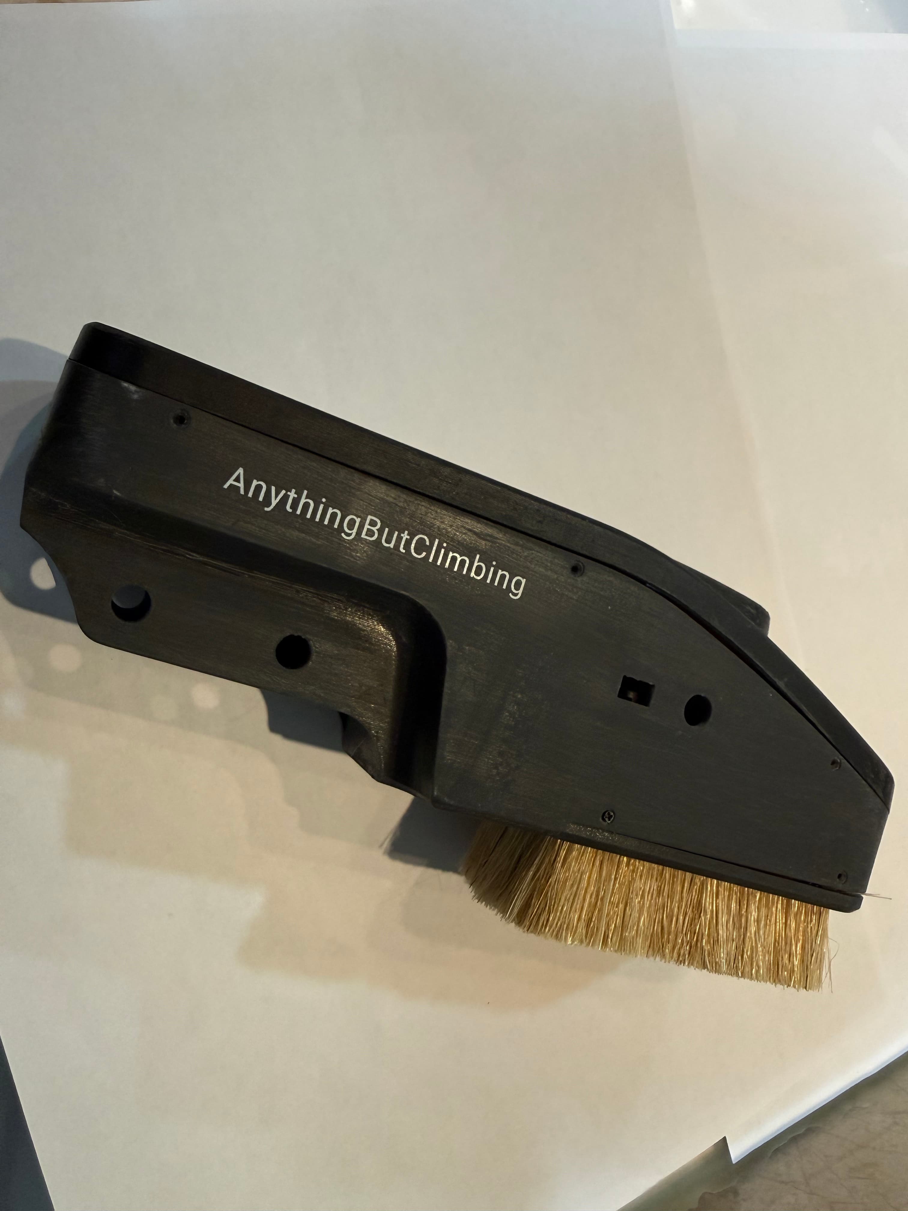 ABC Brush — electric climbing chalk brush